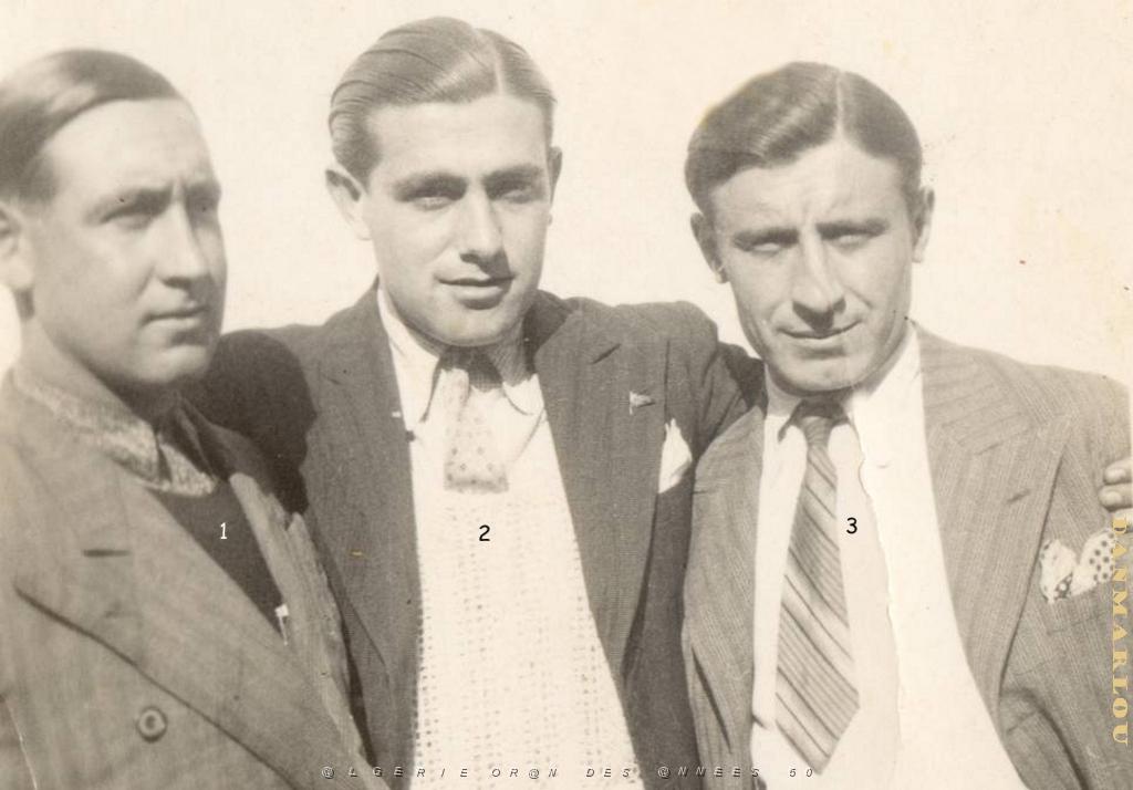 ROGER BRAQUESSAC 1934 ET SES AMIS.JPG